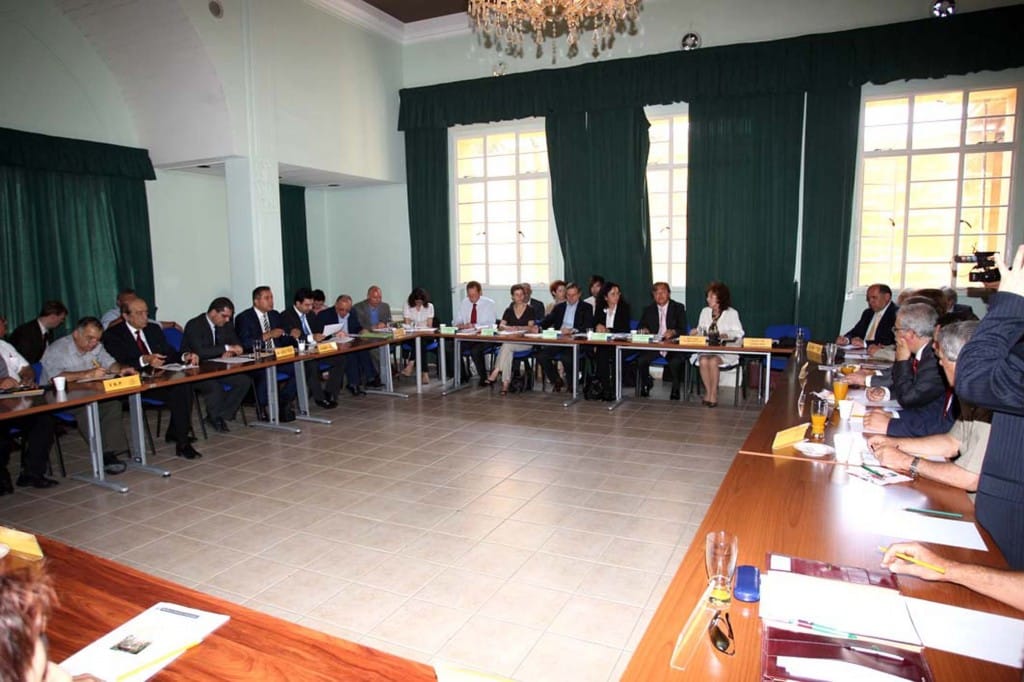 Kıbrıs Rum ve Kıbrıs Türk Siyasi partileri Karpaz’ta çevrenin korunması konusunu görüştüler Kıbrıs Rum ve Kıbrıs Türk Siyasi partileri Karpaz’ta çevrenin korunması konusunu görüştüler