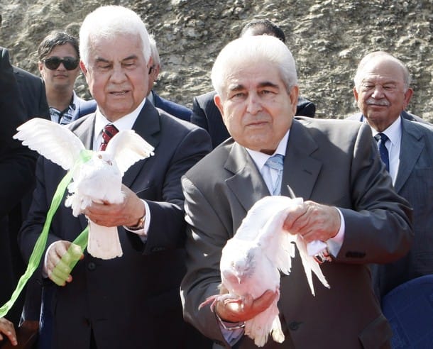 YKP: üçlü görüşme, iki fırça YKP: üçlü görüşme, iki fırça