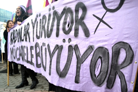 kadınlar yürüyor mücadele büyüyor kadınlar yürüyor mücadele büyüyor
