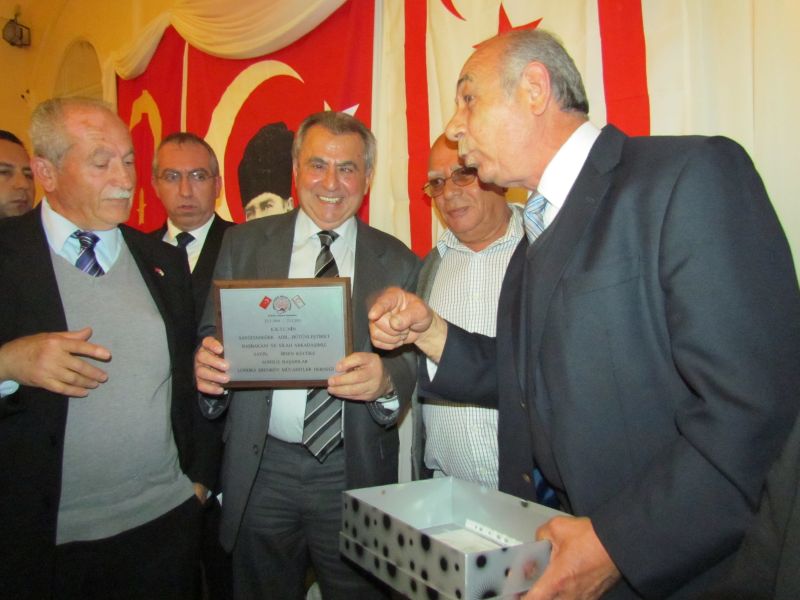 İRSEN DÜNYADAN HABERSİZ İRSEN DÜNYADAN HABERSİZ