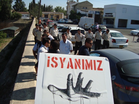 “İSYANIMIZ KUKLACIYA” “İSYANIMIZ KUKLACIYA”