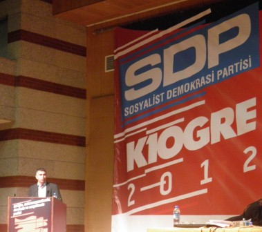 YKP, SDP’nin kongresine katıldı YKP, SDP’nin kongresine katıldı