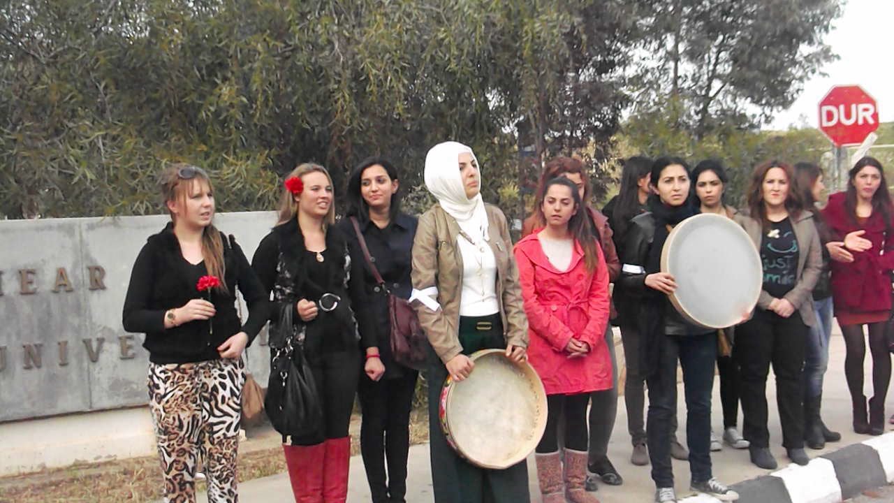 VİDEO: YDÜ’lü Kadın Öğrencilerden YDÜ’ye Kınama VİDEO: YDÜ’lü Kadın Öğrencilerden YDÜ’ye Kınama