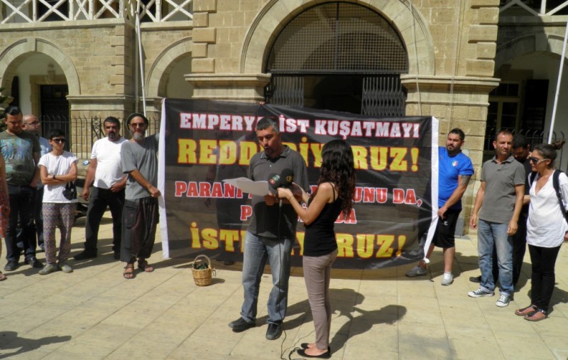 Lefkoşa Mahkemeleri önünde çağrı: savcılar, elinizi YKP’nin üzerinden çekin Lefkoşa Mahkemeleri önünde çağrı: savcılar, elinizi YKP’nin üzerinden çekin
