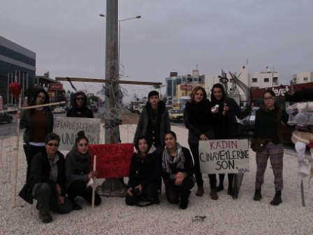 YKP-fem’den kadına yönelik şiddete karşı heykelli eylem YKP-fem’den kadına yönelik şiddete karşı heykelli eylem