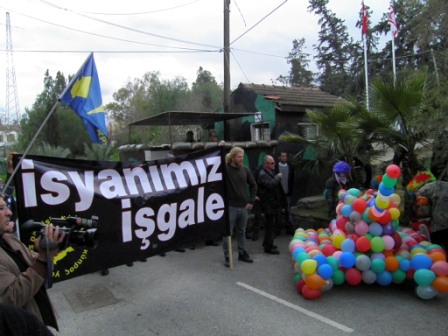 2006’dan bugüne 9. kez düzenlenen eylemle vurgulandı: ASKERSİZ LEFKOŞA MÜMKÜN! 2006’dan bugüne 9. kez düzenlenen eylemle vurgulandı: ASKERSİZ LEFKOŞA MÜMKÜN!
