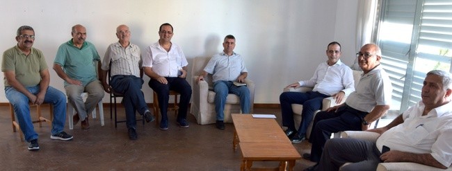 Lefkoşa Belediye Başkanı Harmancı YKP’yi ziyaret etti Lefkoşa Belediye Başkanı Harmancı YKP’yi ziyaret etti